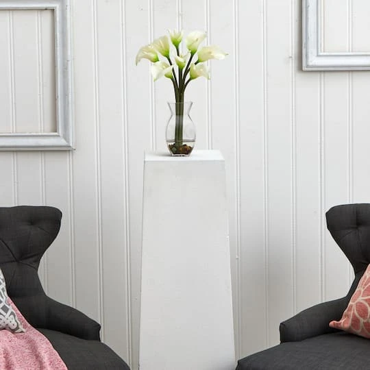 16" Classic Calla Lily Arrangement In Vase 5 16" Classic Calla Lily Arrangement In Vase - Image 3