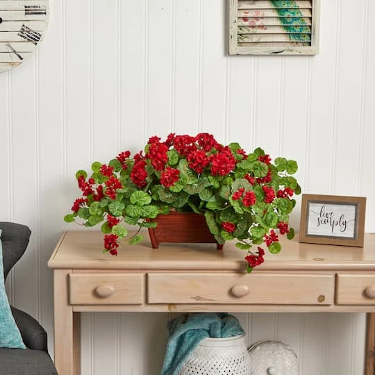 15'' Geranium In Wooden Planter 5 15'' Geranium In Wooden Planter - Image 3